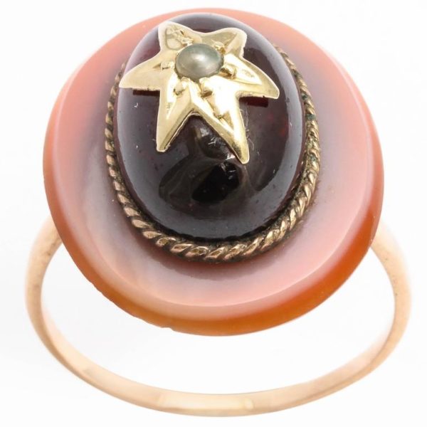 Cabochon Garnet and Agate Shooting Star Ring, circa 1890