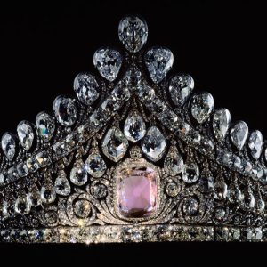 crown-770x515-1-770x508