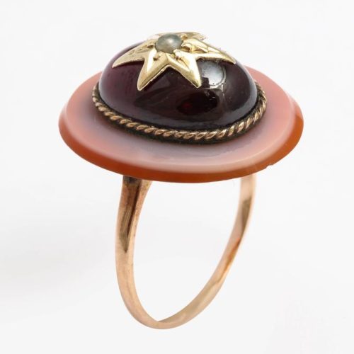 Cabochon Garnet and Agate Shooting Star Ring, circa 1890 2