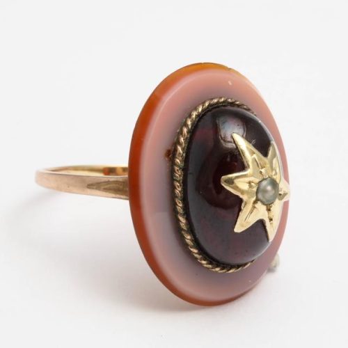 Cabochon Garnet and Agate Shooting Star Ring, circa 1890 5