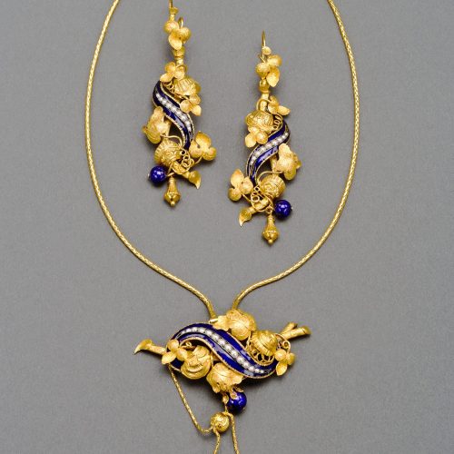 *Parure