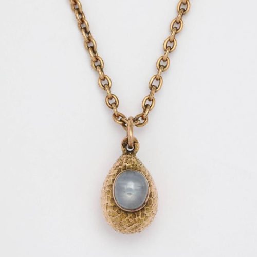 Rare Russian Textured Gold and Star Sapphire Egg Pendant, circa 1900 3