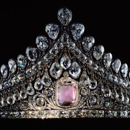 crown-770x515-1-770x508